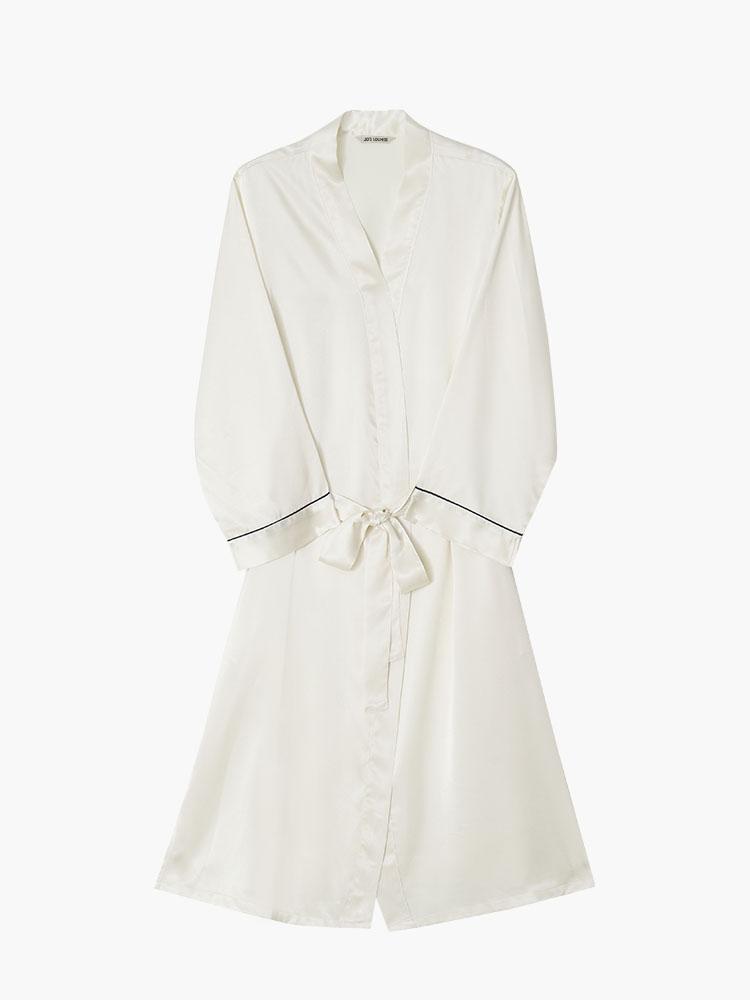 (w) Classic Ivory Robe