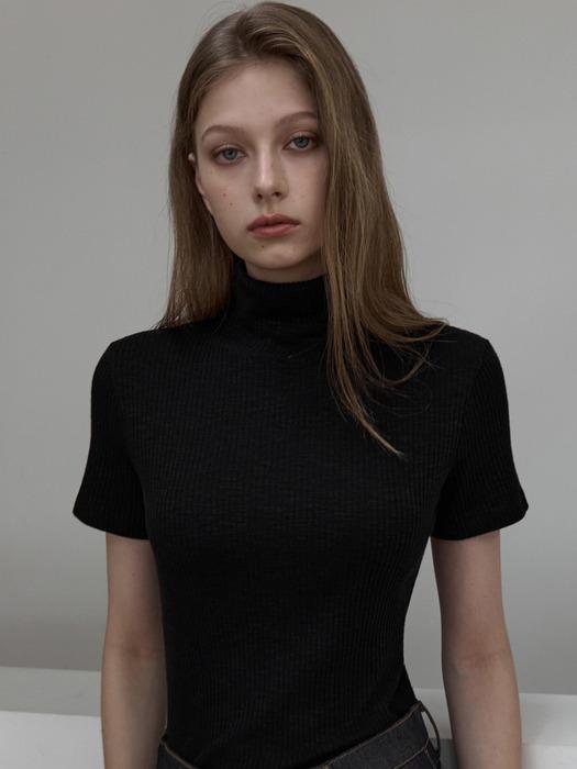 하프슬리브 립 터틀넥 탑 블랙 OU1747