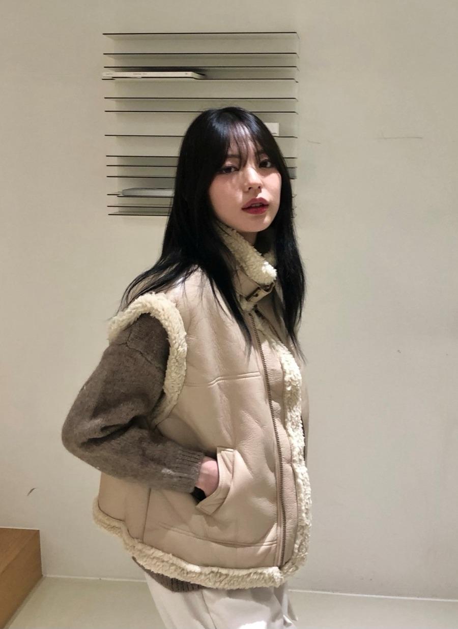 Coy mustang vest 코이 무스탕 조끼