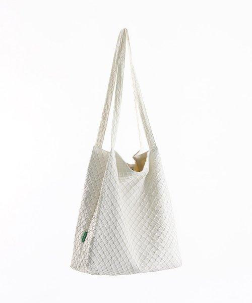 박시한 쇼퍼백 53 다이아 라이트 - ivory