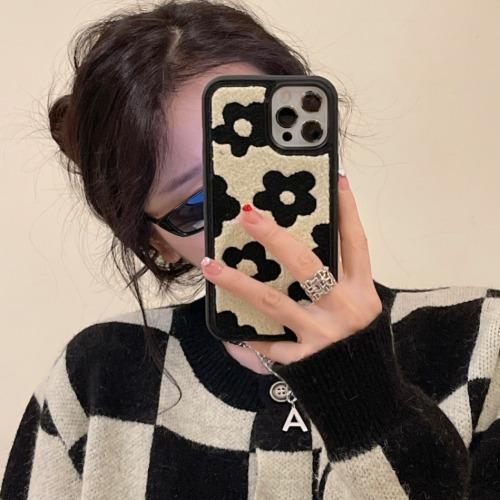 자수 블랙플라워 폰케이스