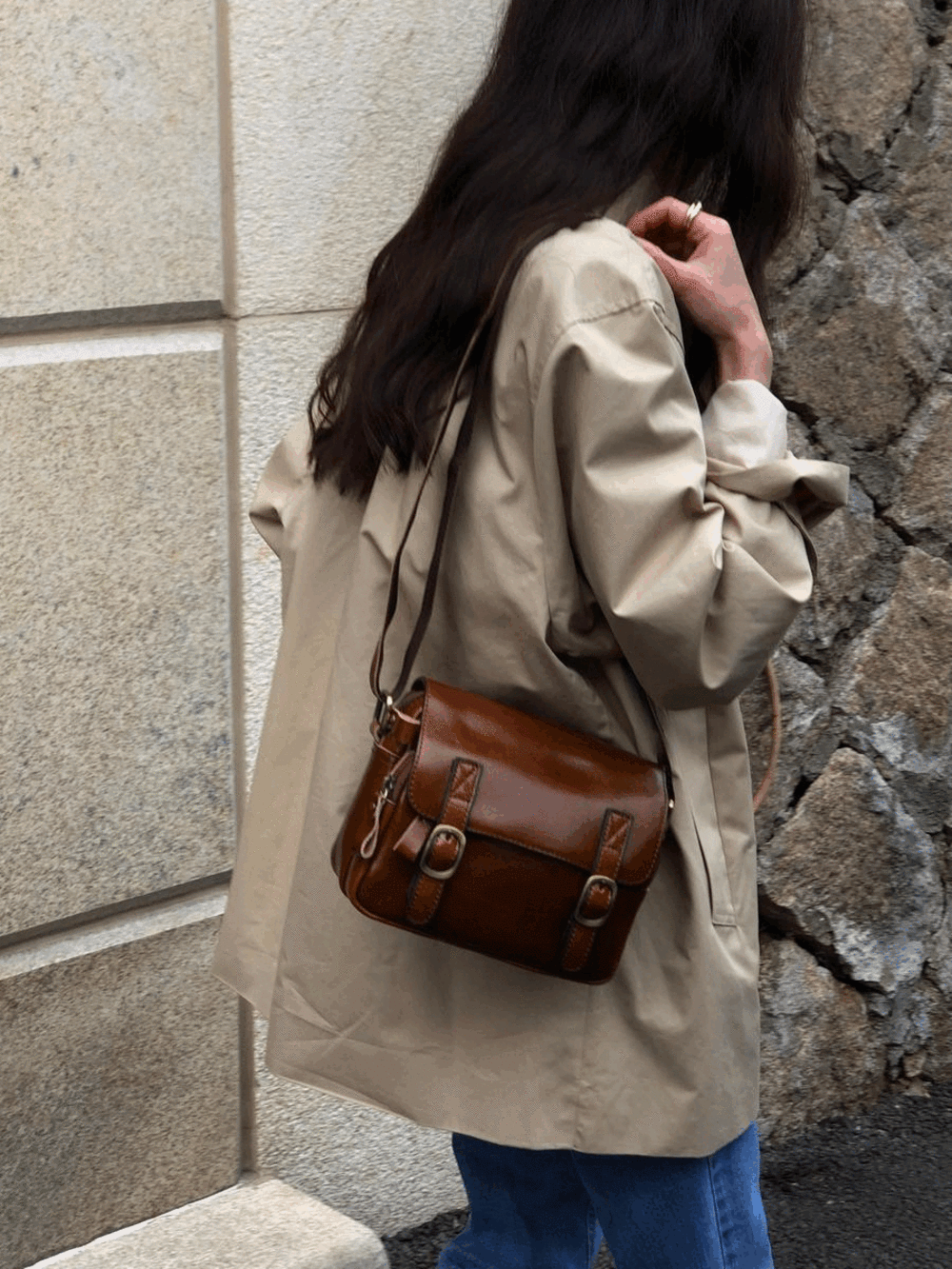 투버클 소가죽 크로스백