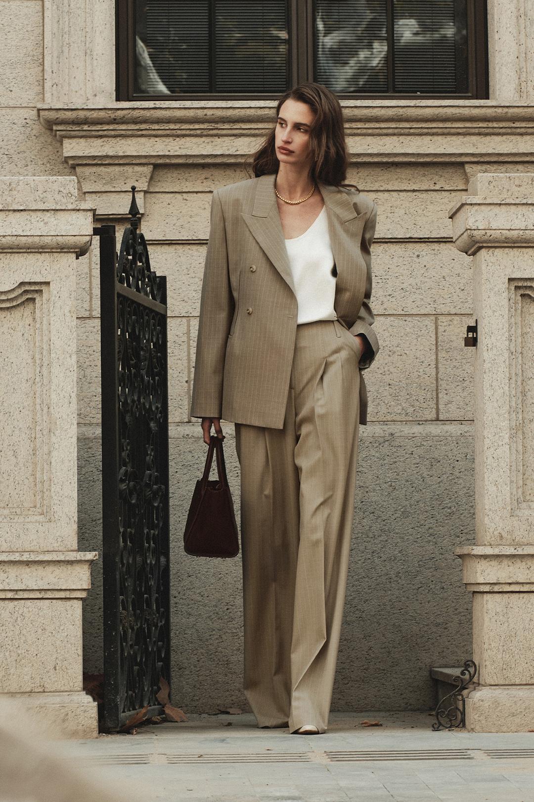 Noi Stitch Two-tuck Pants