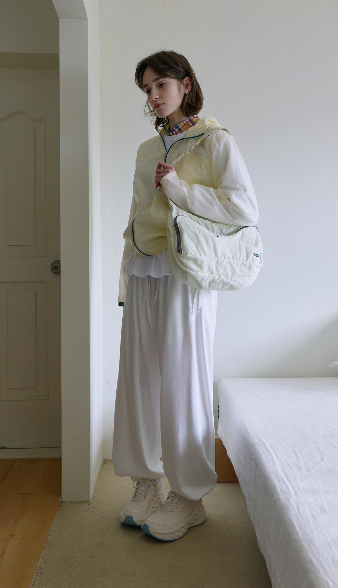 180. Square multi bag _ Cream