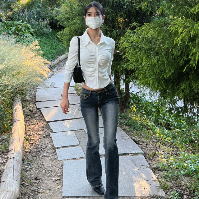 로우라이즈 워싱 부츠컷 데님 팬츠