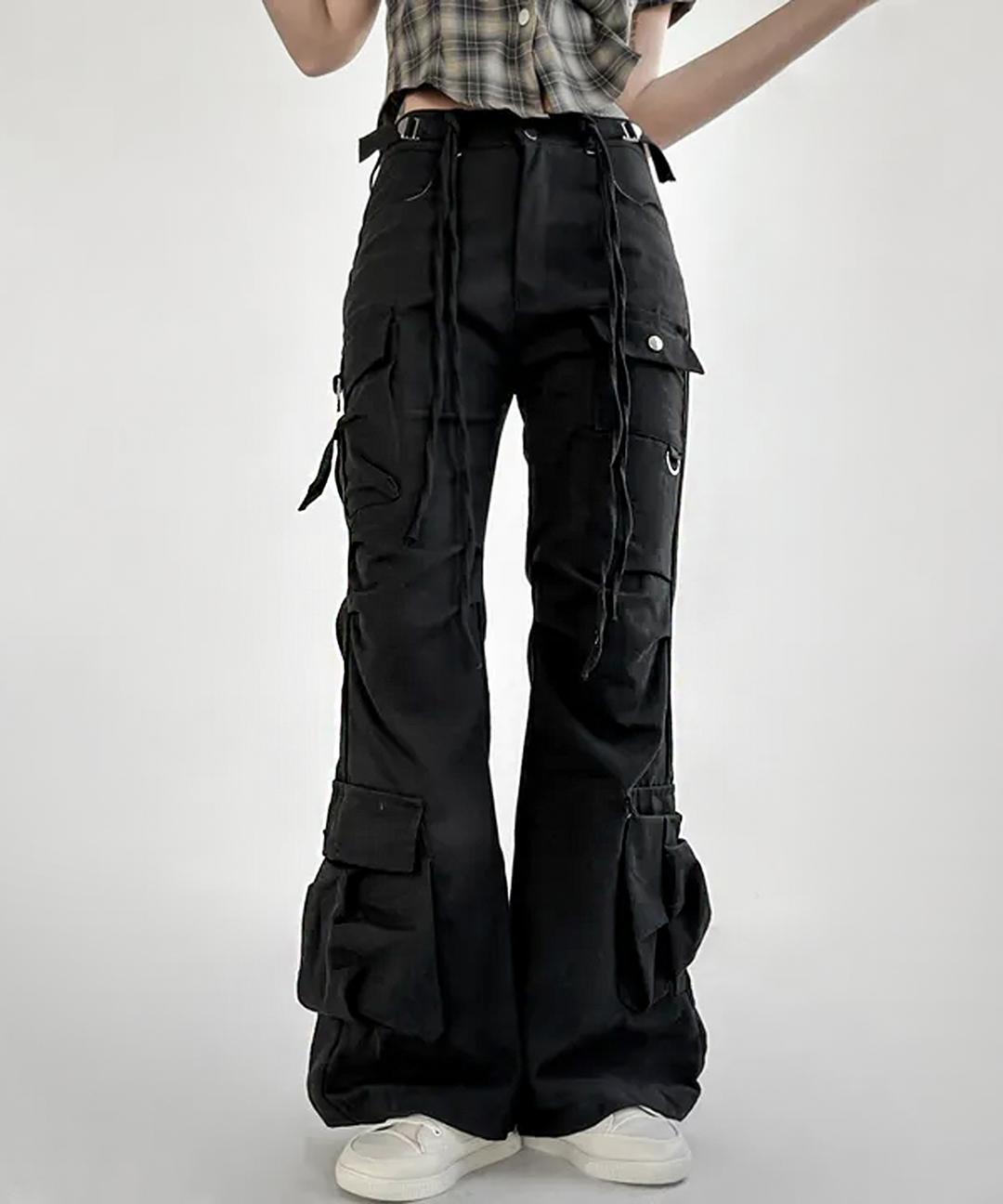 이너니티 당일출고🚀[가을🍂/unique] 버클 스트링 셔링 카고 포켓 루즈핏 부츠컷 블랙 면팬츠