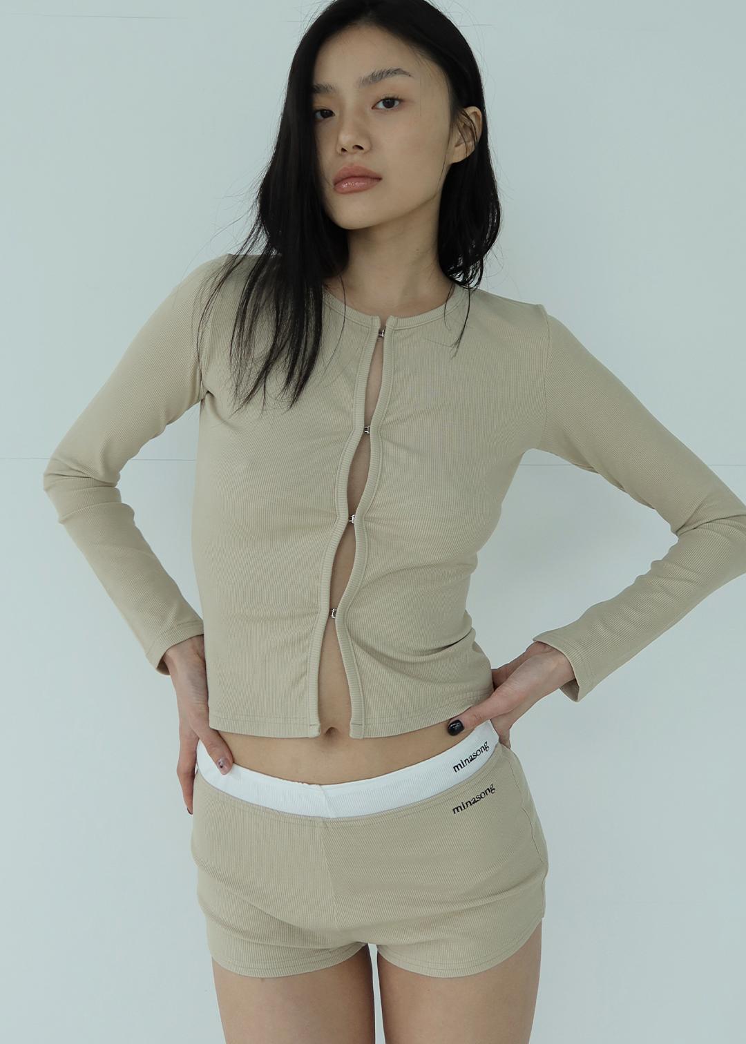 ESSENTIAL HOOK CARDIGAN - LATTE