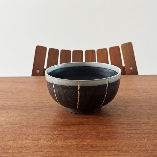 투톤 블랙 볼, 소면기