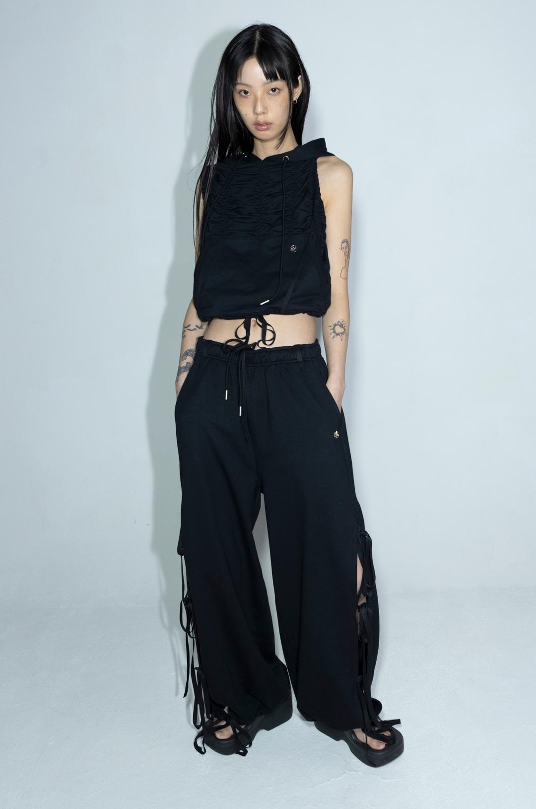 [예약배송 3/20일] G_RIBBON SLIT PANTS / BLACK