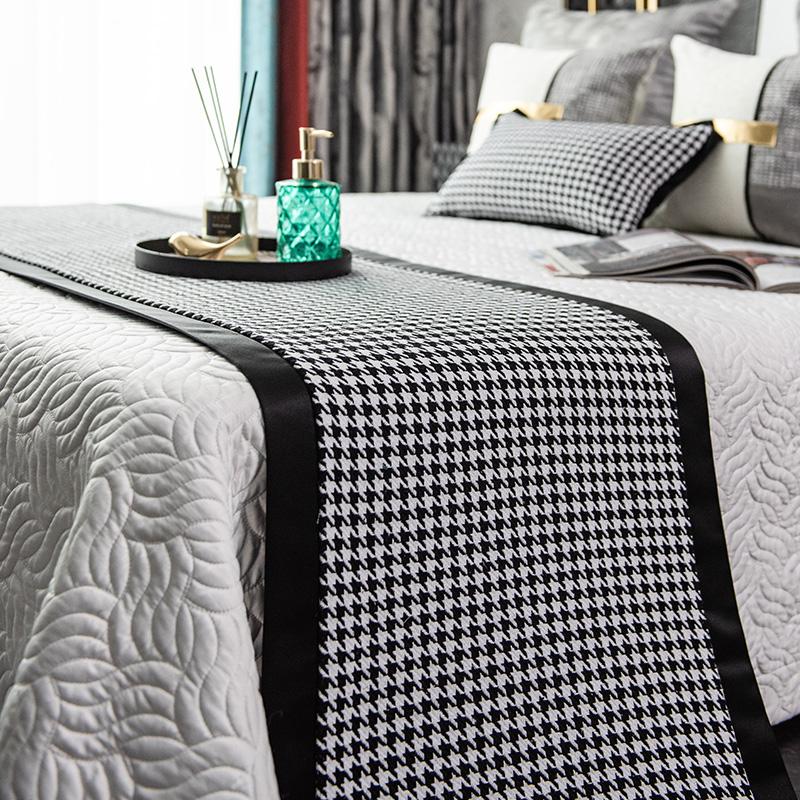 북유럽 호텔 럭셔리 블랙 하운드투스 침실 침대 베드러너 배드러너 베드스카프 스커트