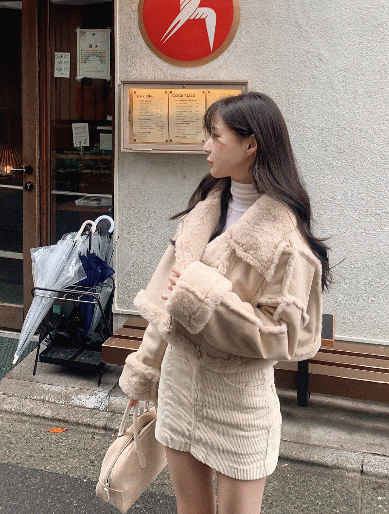 넛츠 크롭무스탕 jk