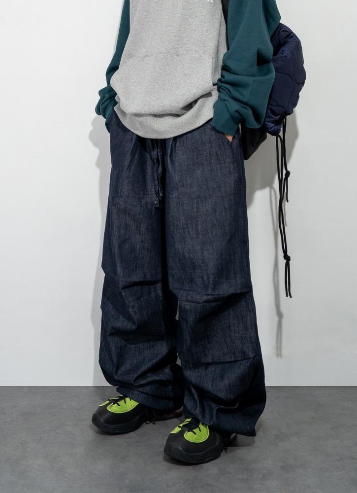 [unisex] 논페이드 데님 파라슈트 팬츠