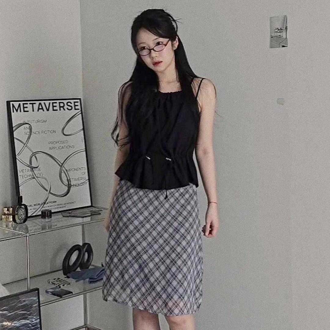 String nylon halterneck sleeveless