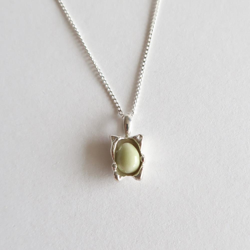 Butterfly pendant necklace [DOL leaf]