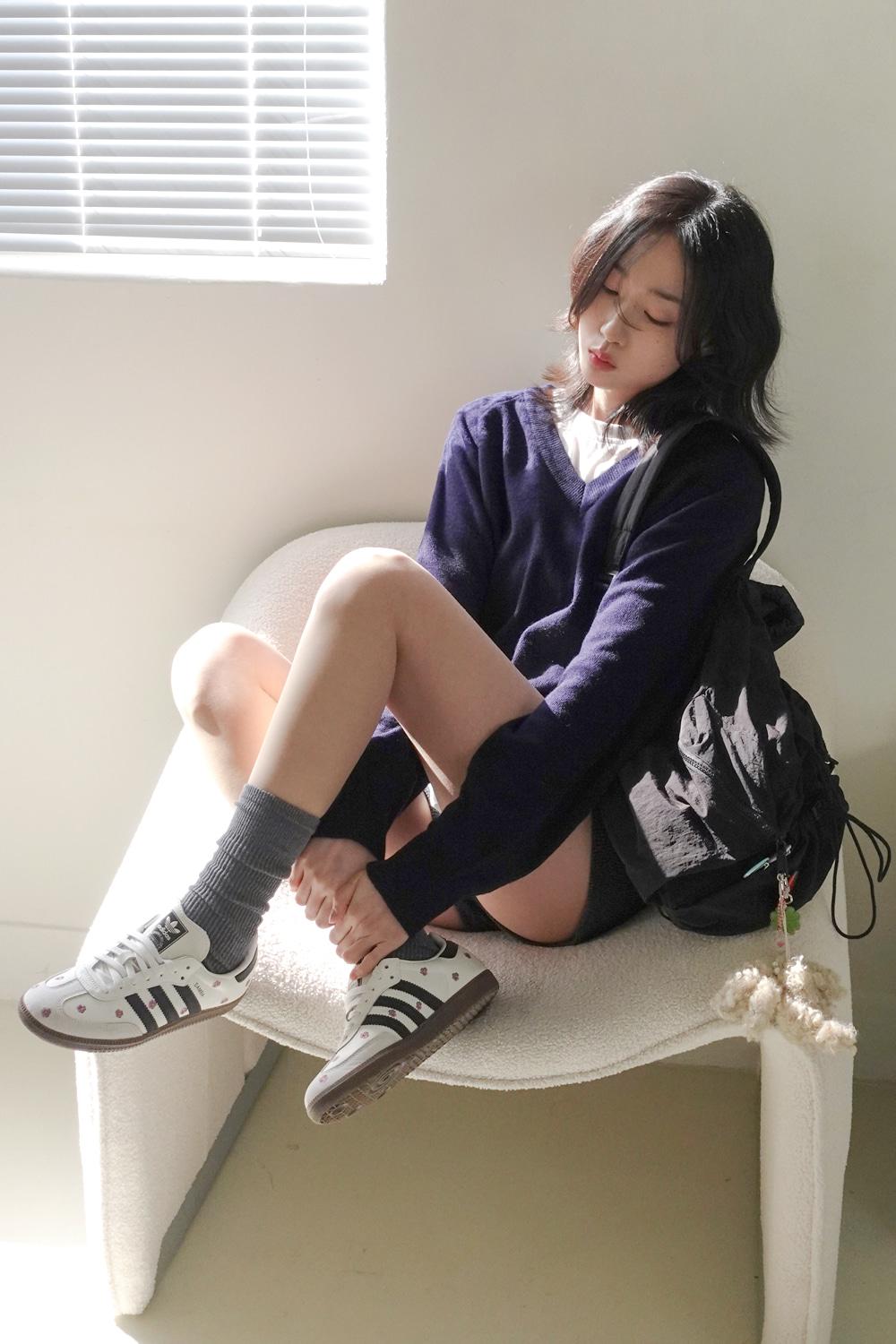 니코 브이넥 니트 [wool 50%]