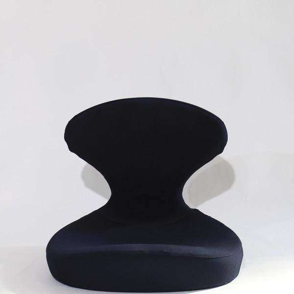 "다리 꼬아지지 않는" 자세교정 의자 모미착