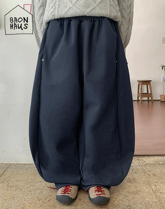 [무료배송][BAONHAUS] 제니 사이드 비조 스냅 벌룬 트레이닝 밴딩 팬츠 (3color)