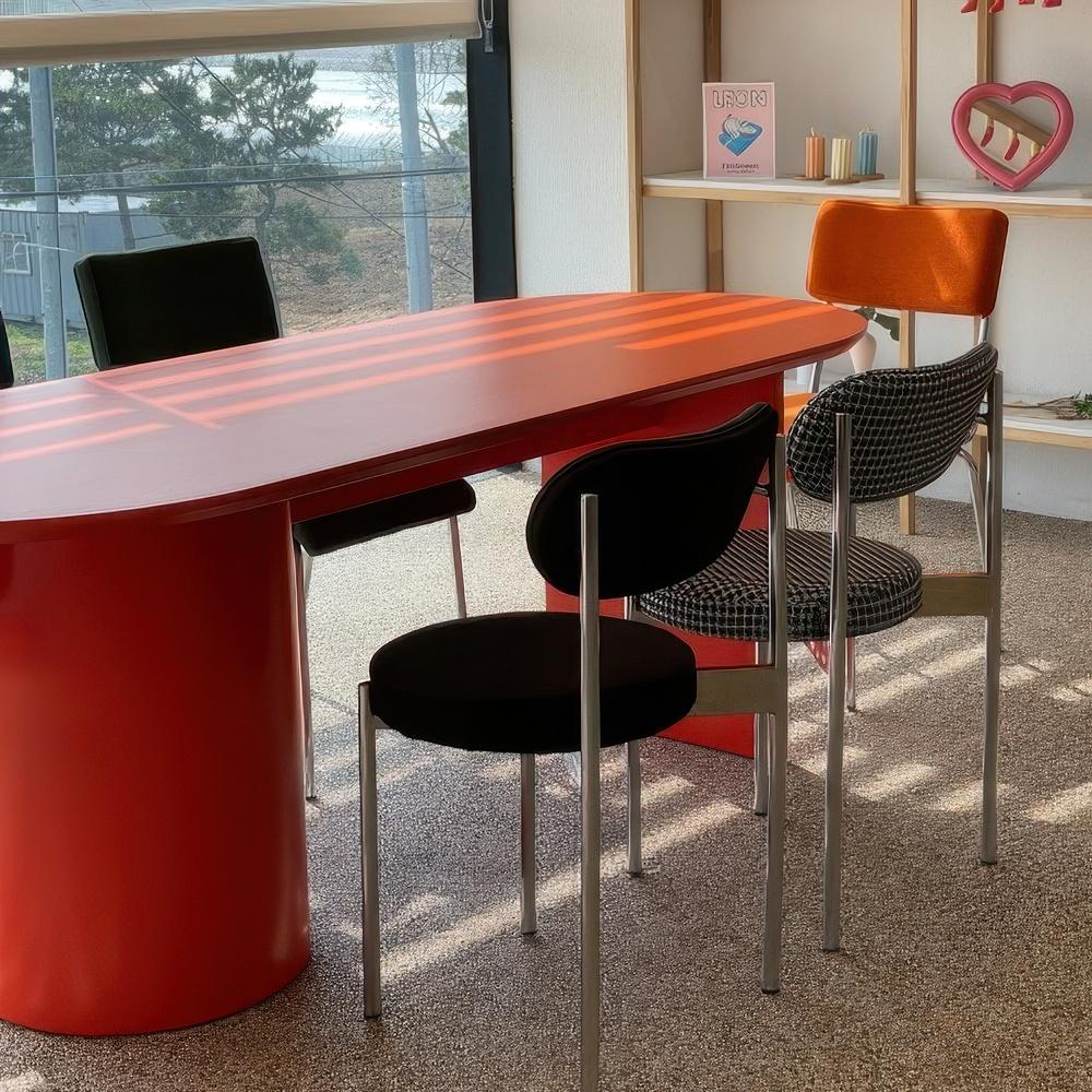 컬러 라운드 보 테이블