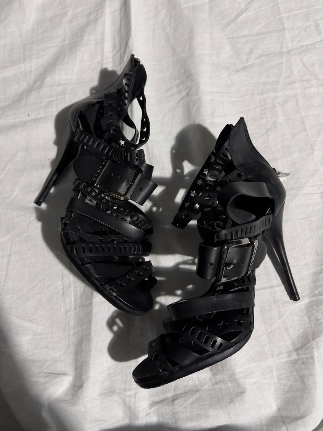 발망 데카르넹 레더 컷 케이지 스타 샌들 | 후루츠패밀리