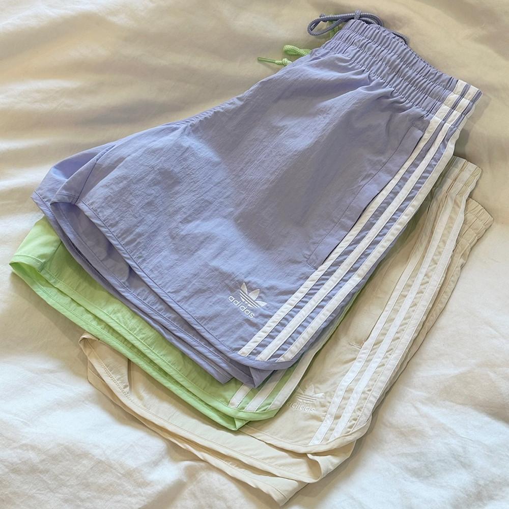 아디다스 클래식 삼선 쇼츠 반바지(바이올렛,세미 그린,원더 화이트)