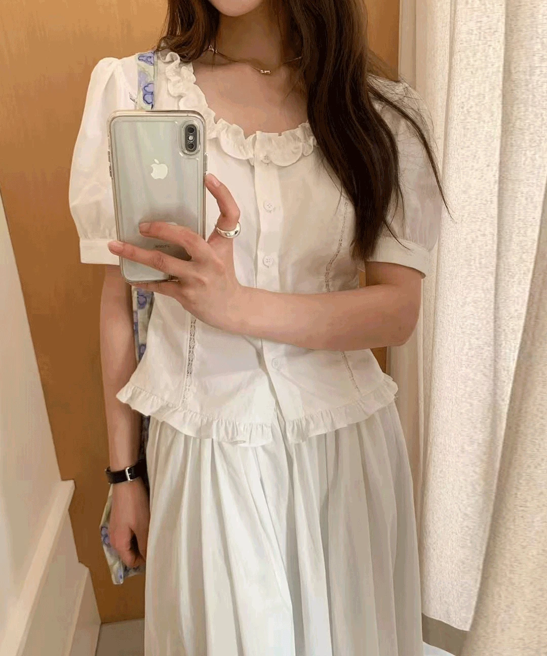 로이지 프릴 퍼프 코튼 블라우스 (1color) 반팔 여름 레이스 펀칭 러플