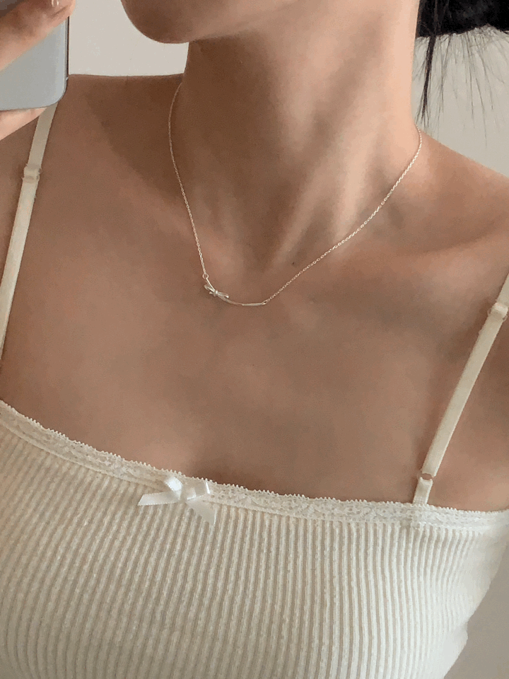 어반투 [silver 925] ribbon bar necklace