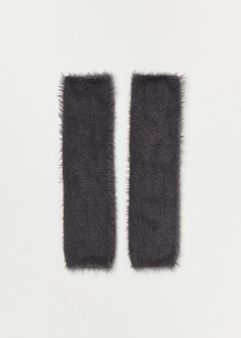 HAIRY WARMER IN CHARCOAL