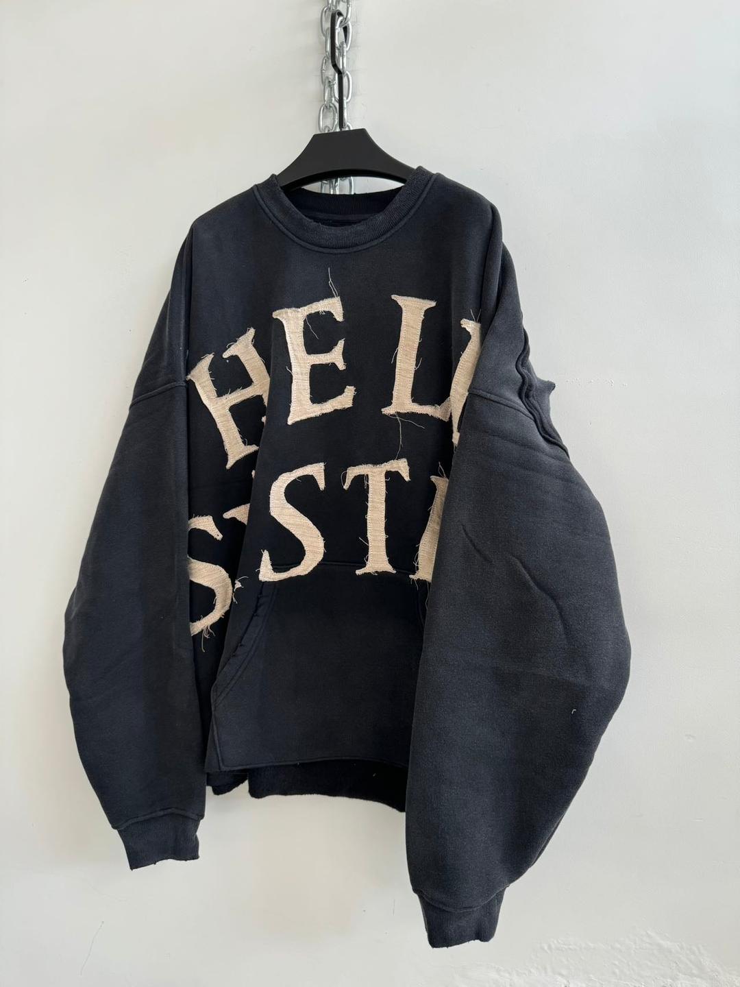 Damaged Round Neck Sweatshirt
