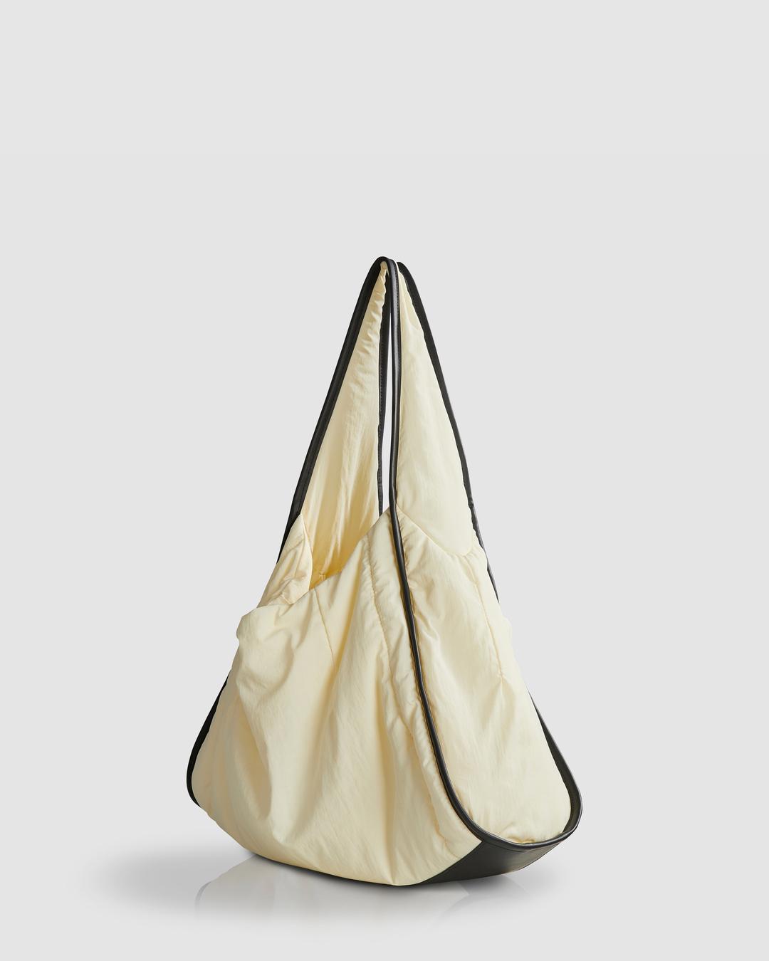 Hobo / IVORY (KISSES SHAPE)호보 / 아이보리 (키세스 쉐입)