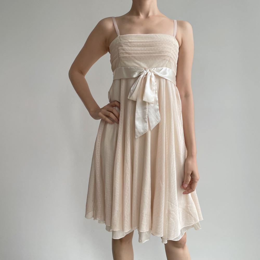 [중고] cream ribbon dress