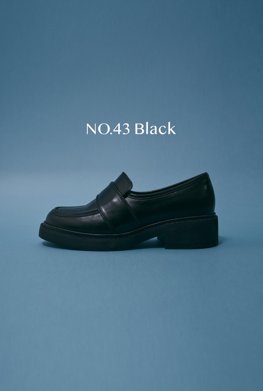 Plain Loafer 4L02