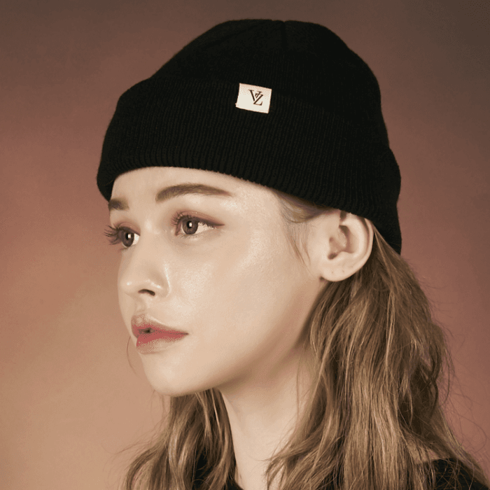 [바잘] 모노그램 라벨 비니 블랙