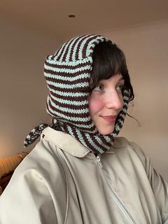 Easy Scoodie pattern by Aver P