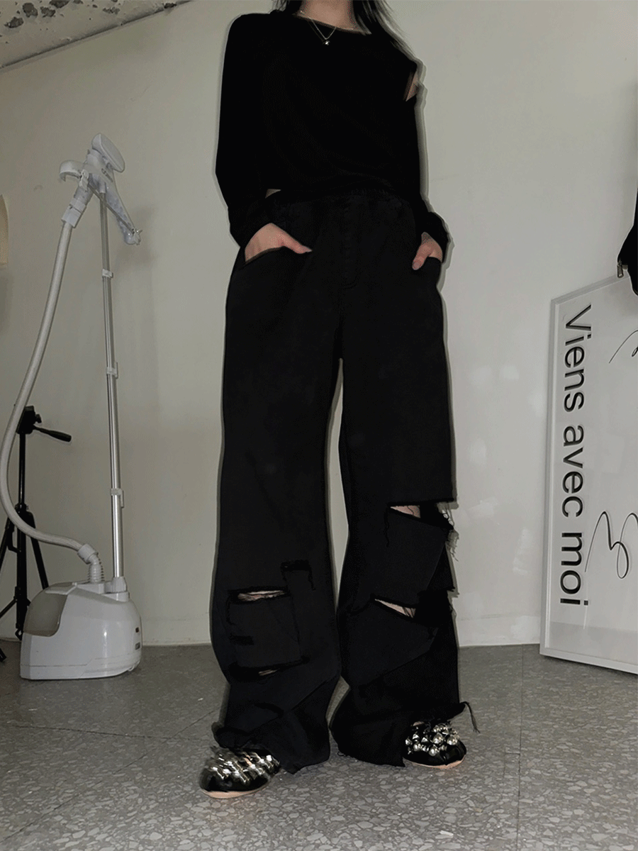 Damaged cotton banding pants