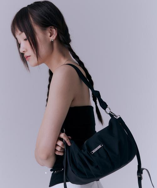 Shirring nylon shoulder bag (BLACK)