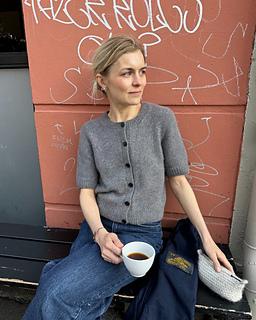 Maggie Cardigan pattern by PetiteKnit