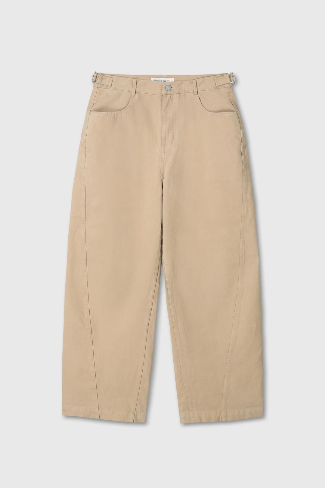 WASHED CURVED CHINO PANTS (BEIGE)