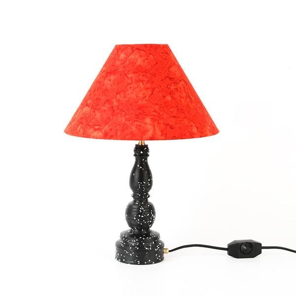 Huit Table Lamp (Black+Orange Spice)