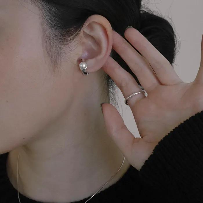 Shape Of Water Earcuff (925 silver)