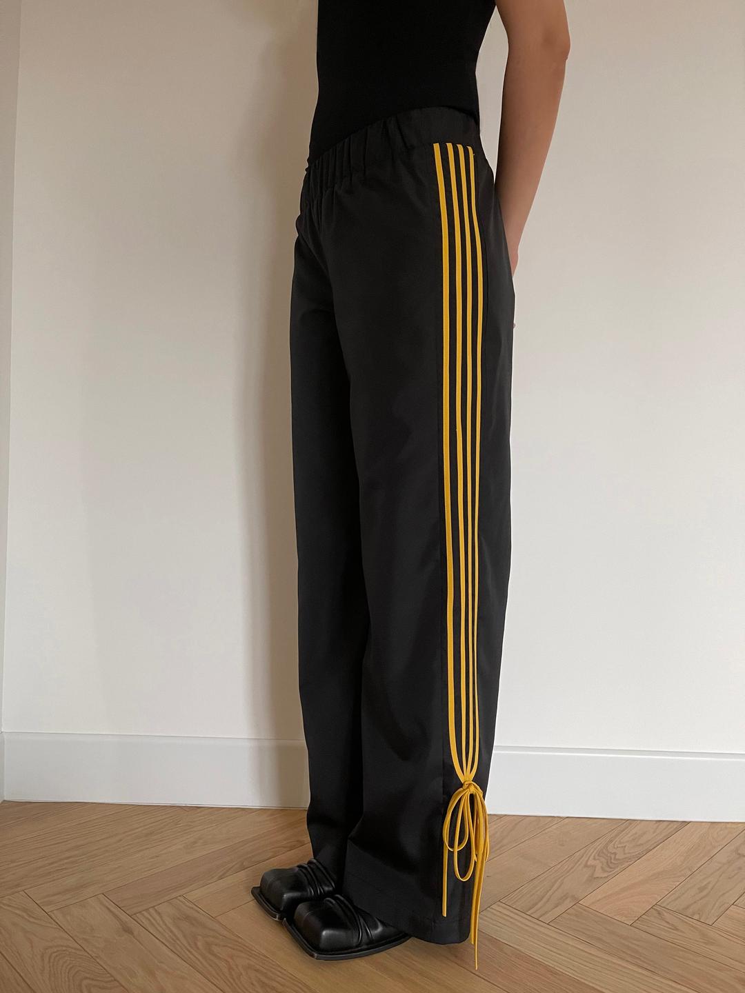 GIADA BOW/YELLOW STRIPE NYLON TROUSERS IN BLACK (REGULAR)