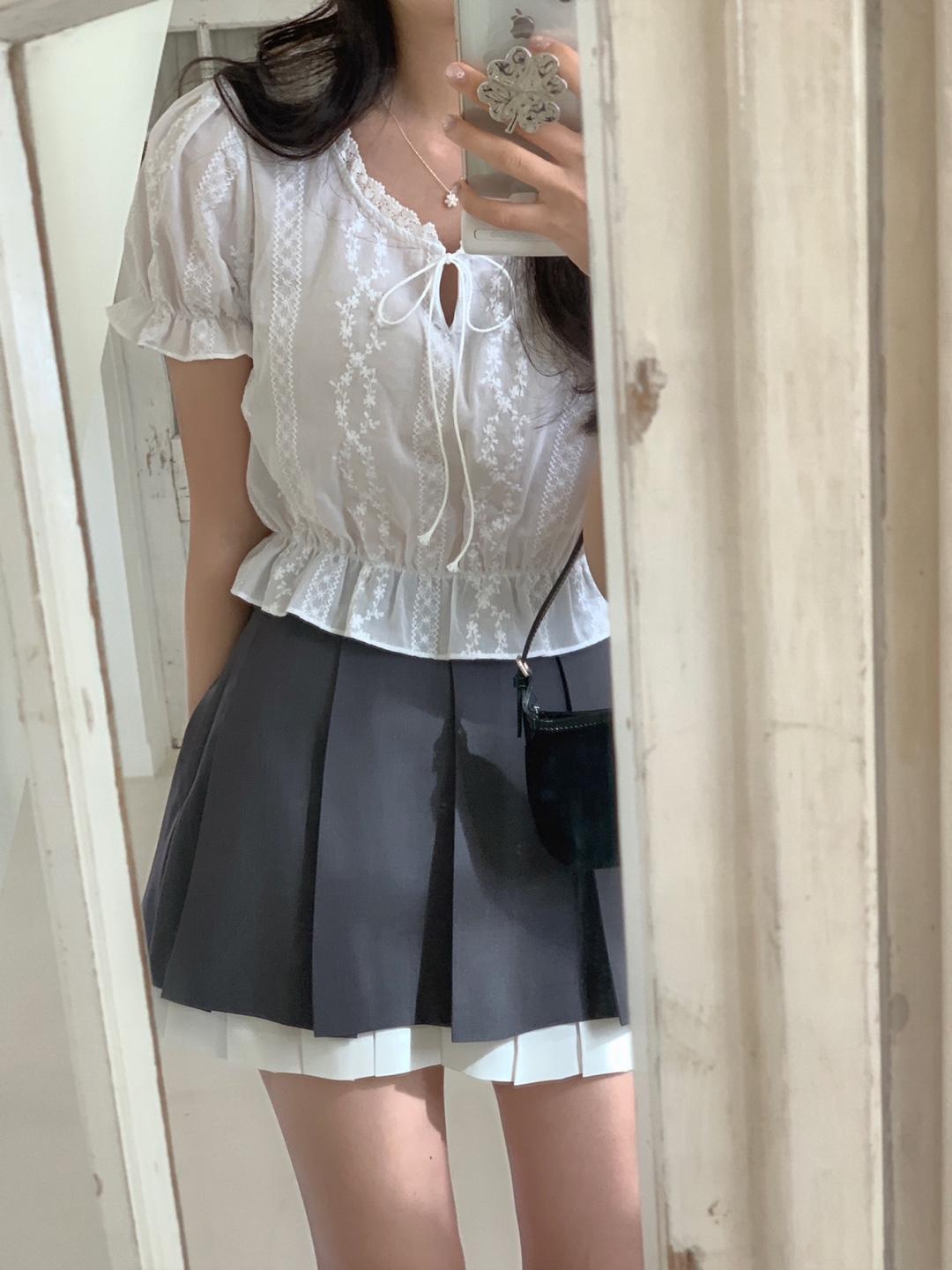 소로 프릴 반팔 블라우스
