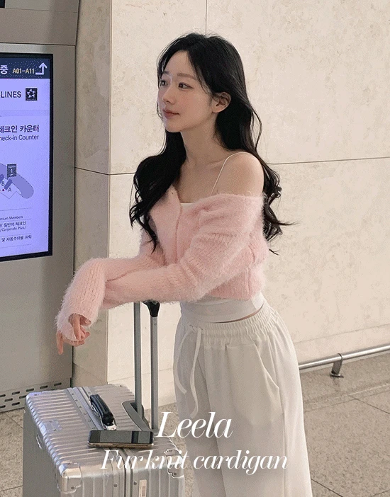 리엘라 퍼 크롭 니트가디건(레이어드/브이넥/트임/여리핏/루즈핏/솔잎사/데일리룩/데이트룩/여친룩/출근룩)