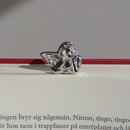 Putto Bookmark A