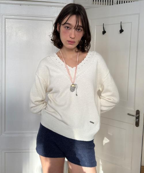 Scallop V-Neck Pullover Knit (Cream)