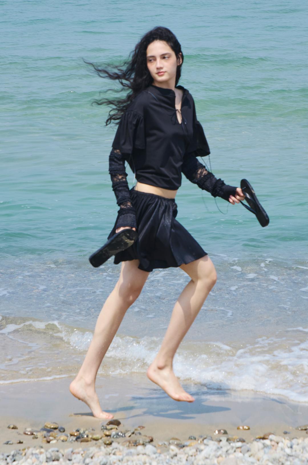 G_LACE LAYERED PUFF T_SHIRTS / BLACK