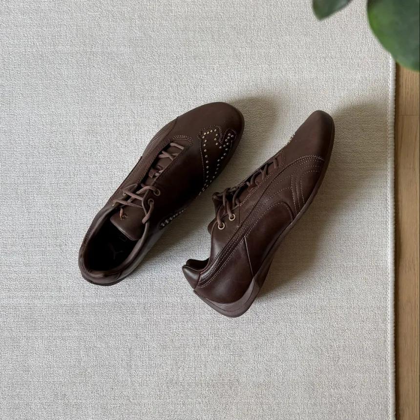 PUMA 푸마 퓨처캣 스터드 브라운