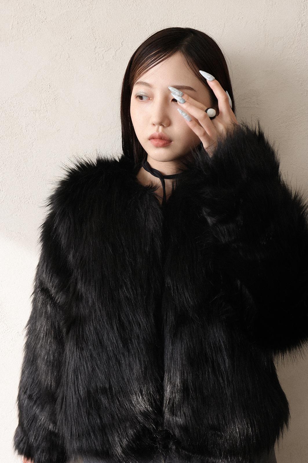 百合 Slop fur jacket (Black)