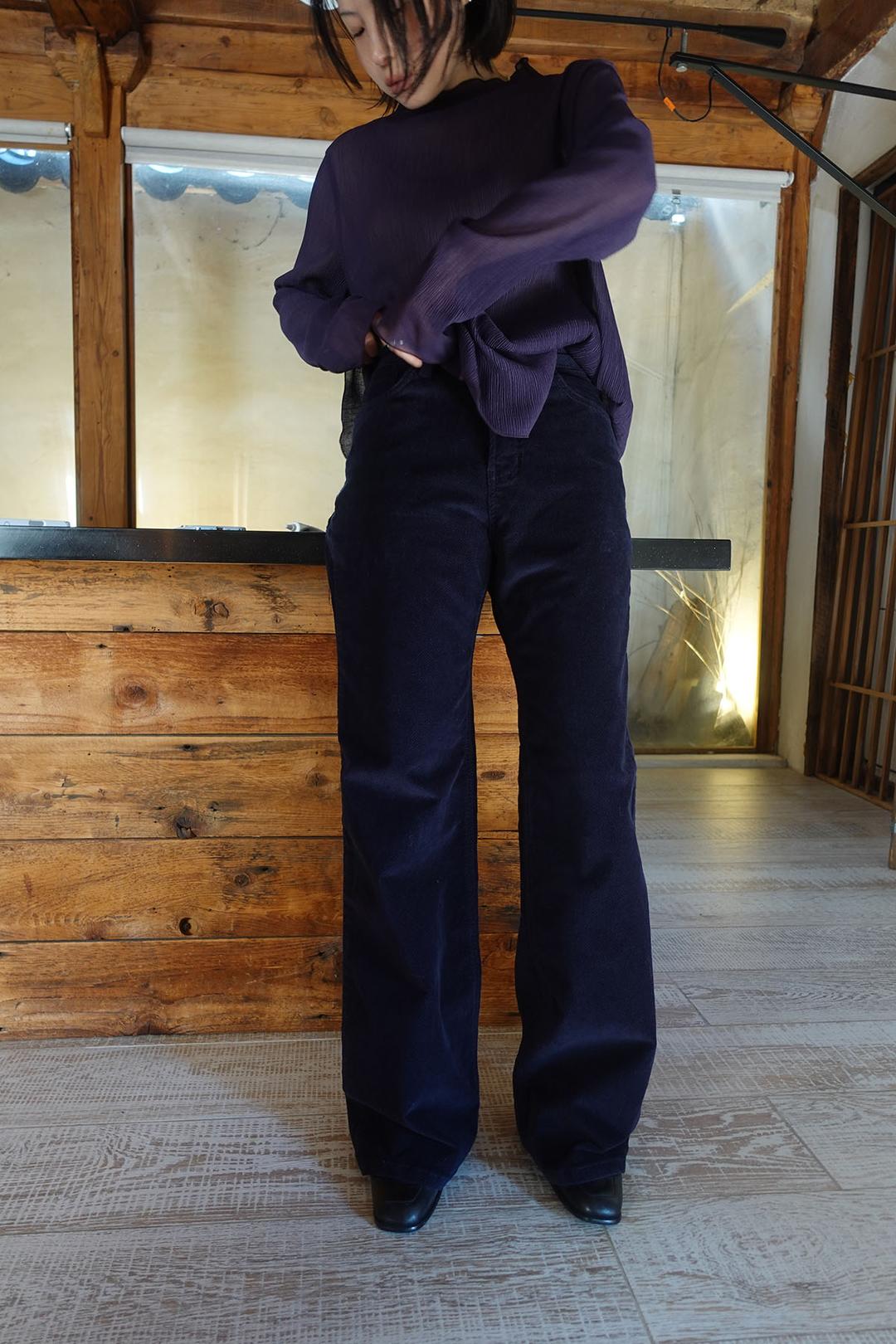 Diagonal navy pants