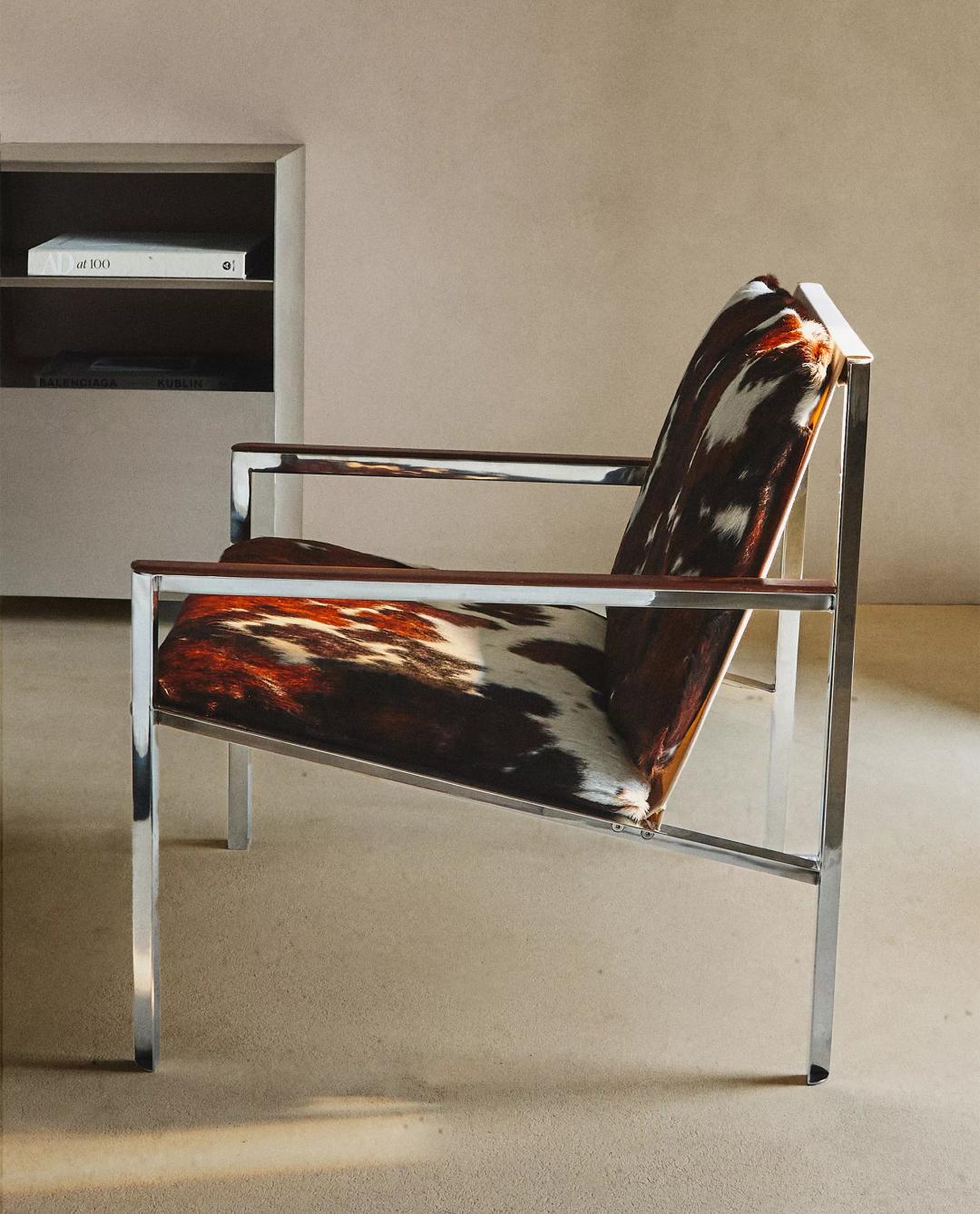 LEATHER ACCENT CHAIR