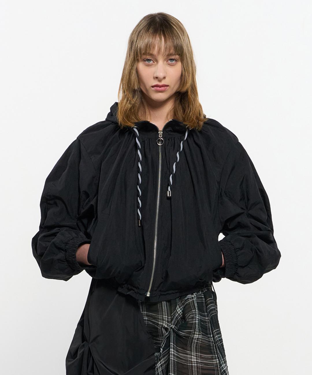 Neck Shirring Hooded Windbreaker _ BLACK